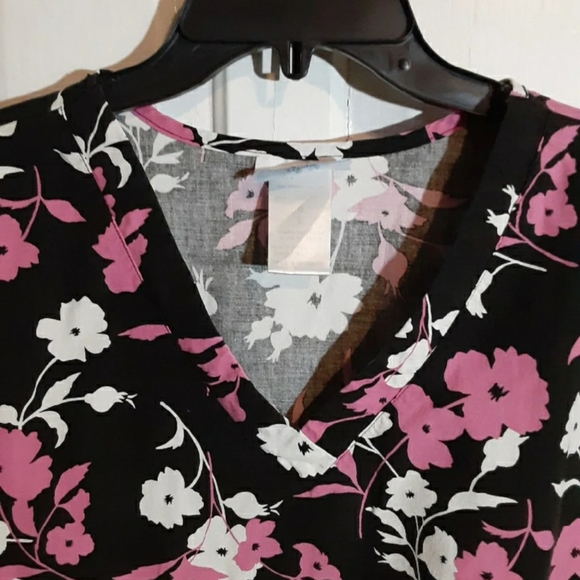 Scrub top - Picture 3 of 9